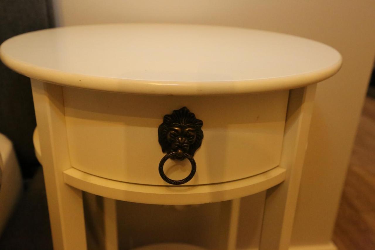 Stare Apartament *